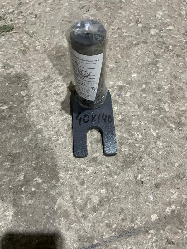 Палец гидроцилиндра поворота 40x122 XCMG LW500F ( Вилка ) рулевого цилиндра XCMG