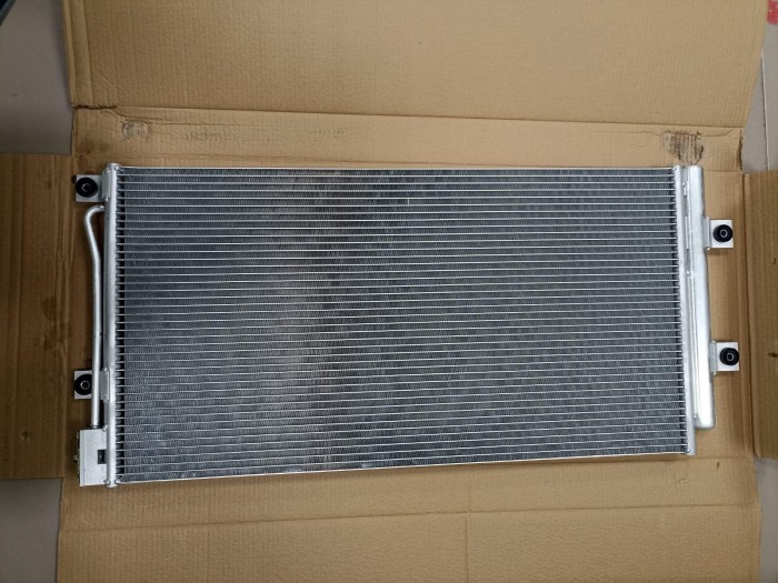 Радиатор кондиционера Sitrak 8x4 MC13.54-50 712W61942-0642