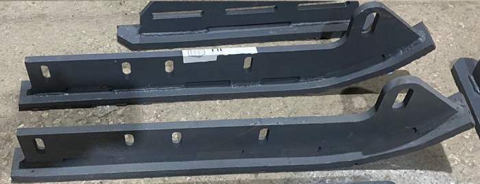 Защитная лыжа (полоз) бокового щита WIRTGEN W100F/W120F/W150F/W200/W210/W220/W250