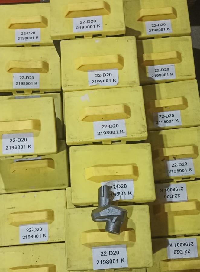 Резцедержатель НТ22 PLUS D20 WIRTGEN W100F/W120F/W150F/W200/W210/W220/W250