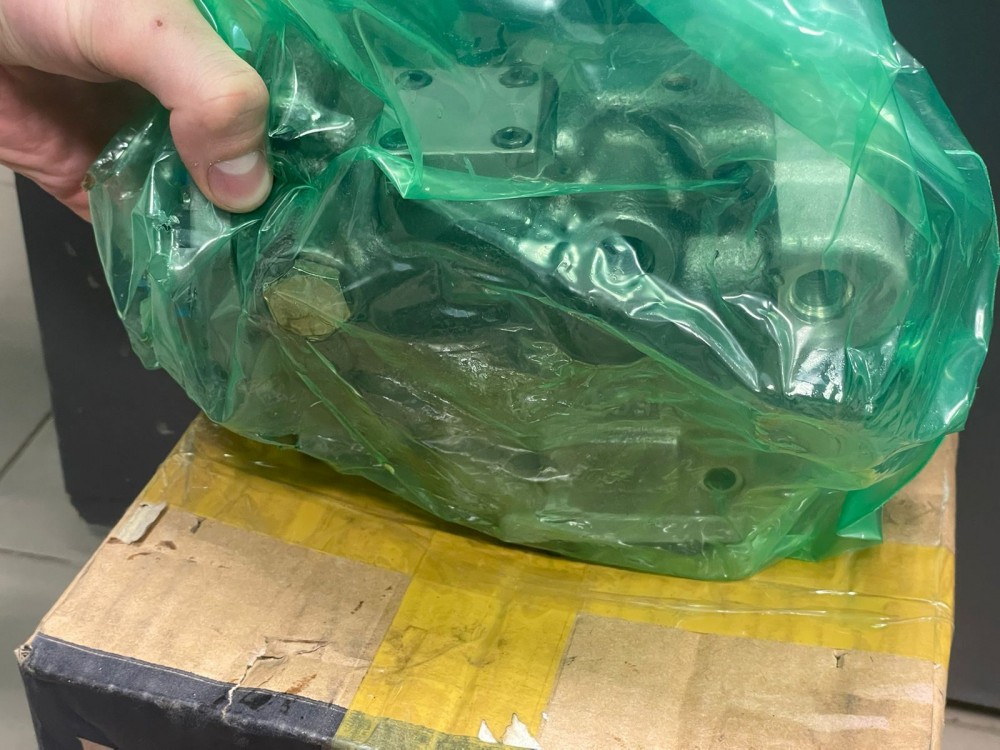 Регулятор главного насоса Hyundai R200W7 XJBN-00791